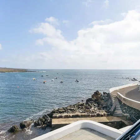 Apartamento Costa Jameos Oceanfront-lava Pools *